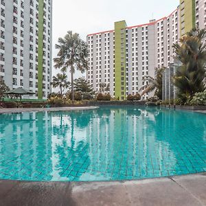 OYO 498 Green Lake View Ciputat Syariah